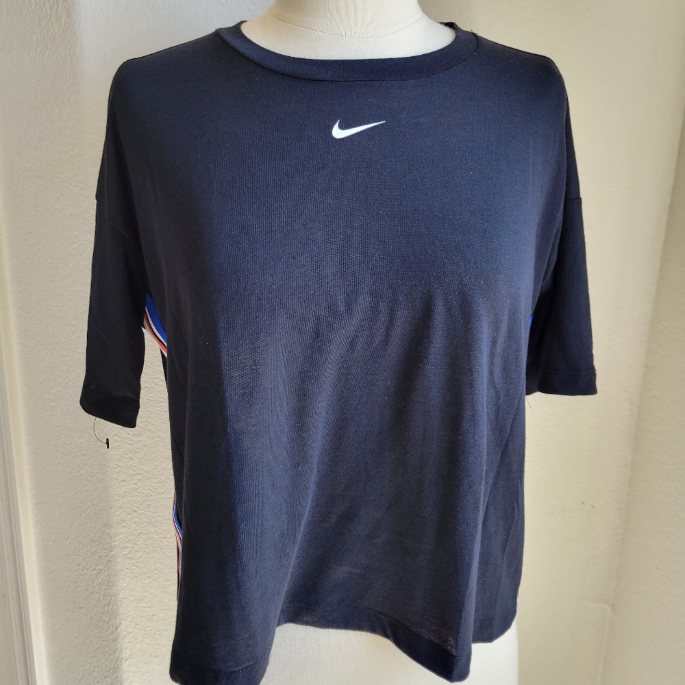 Nike Pro Dri-Fit Black Top Oversized Soft Lightweight size Small T-Shirt EUC